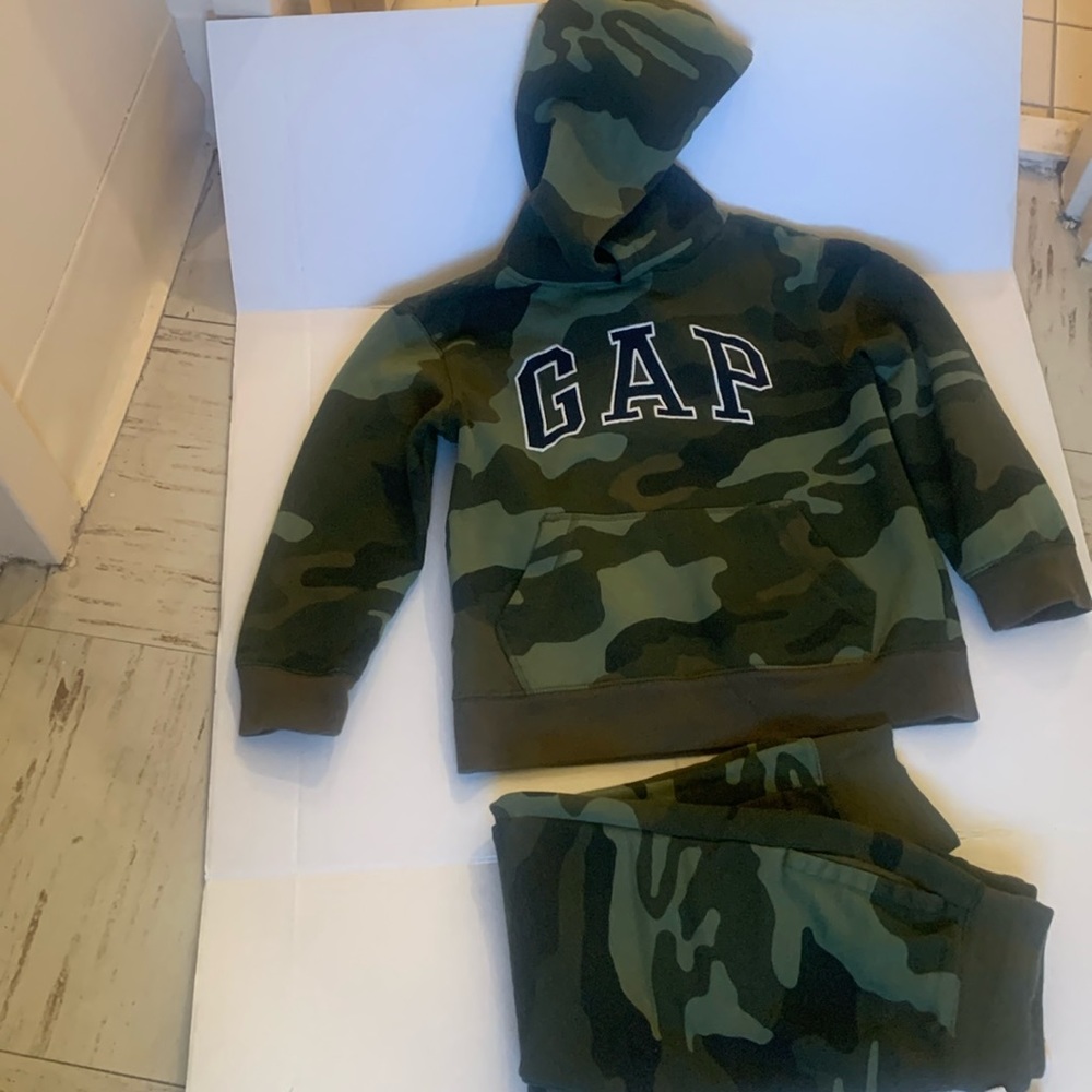 GAP Jogger Set - Picture 4 of 7